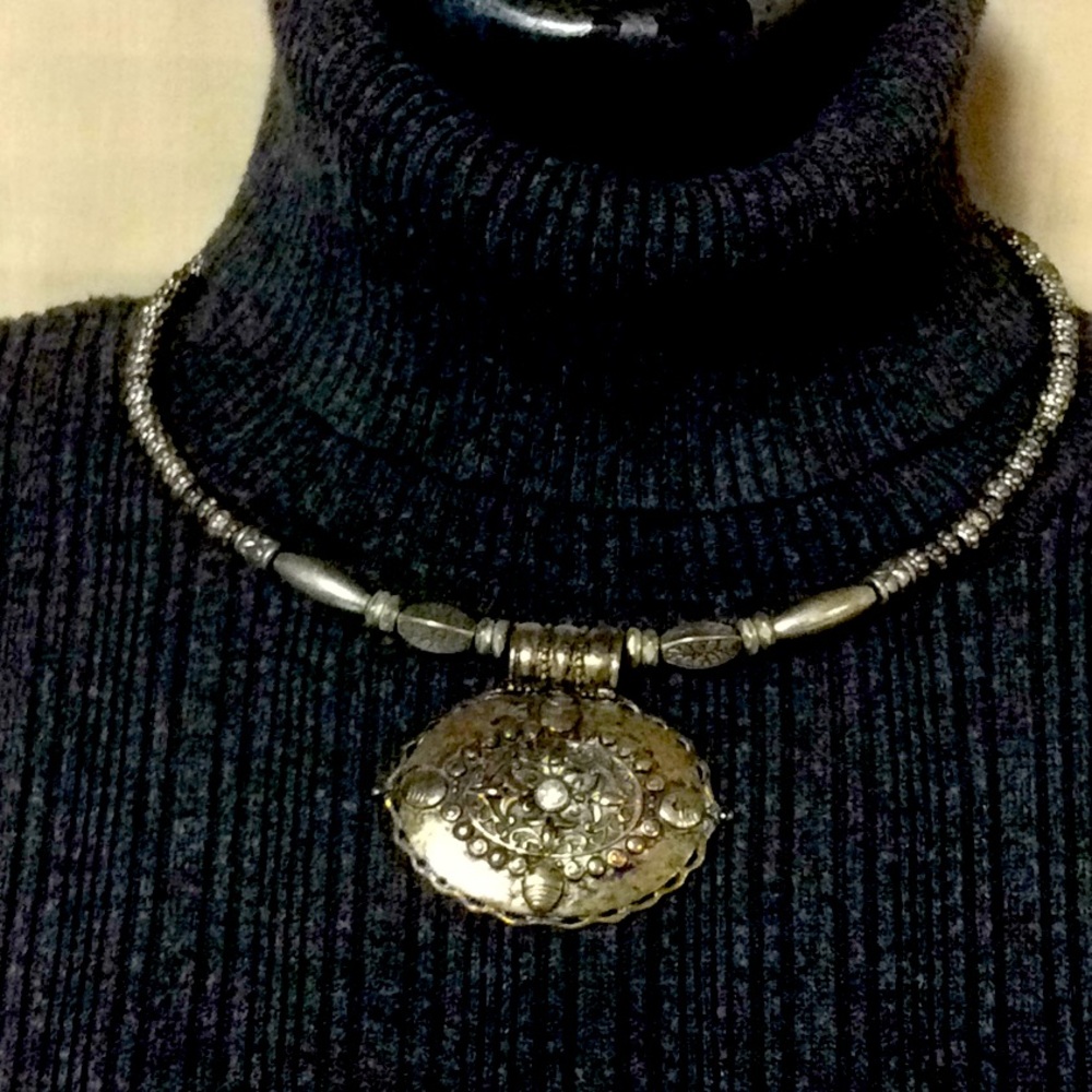 🐞 Turkish Torc Choker with pressed steel and rhinestone accents